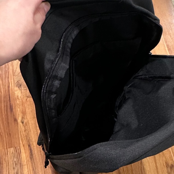 Incase Backpack - Picture 8 of 11